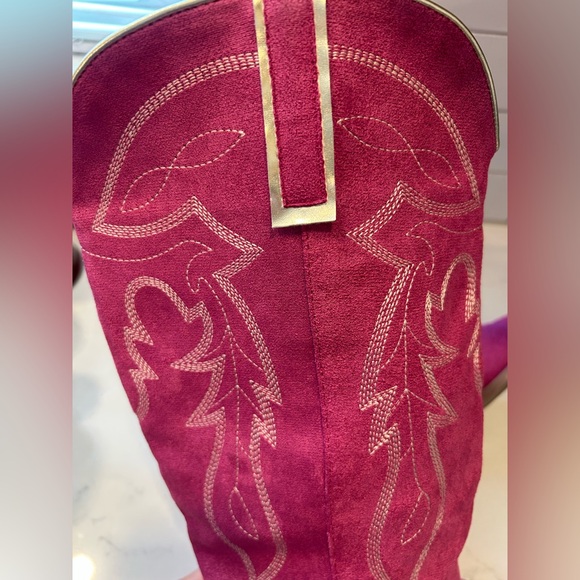 Pink boots - Picture 7 of 9